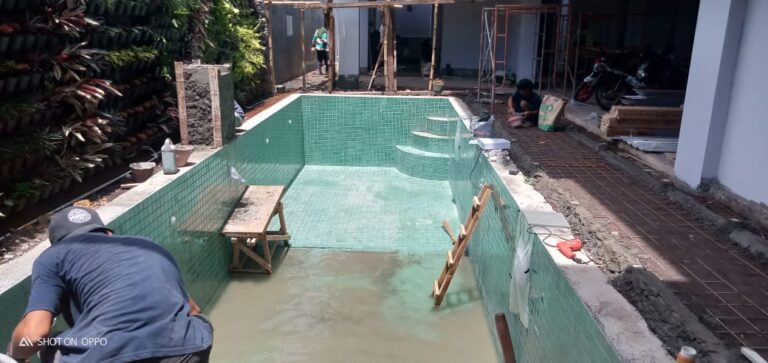 Aneka Bahan Decking Kolam Renang Dan Cara Merawatnya