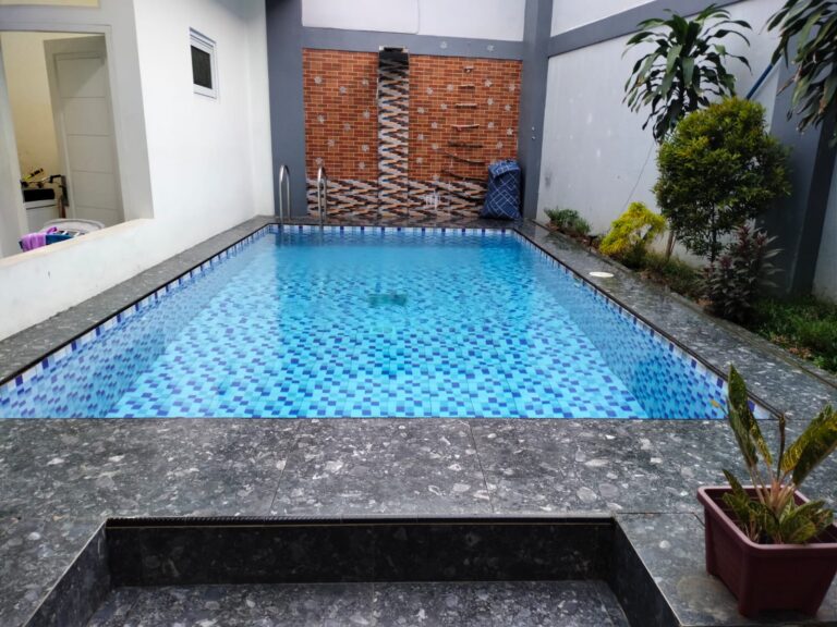 Tips Aman untuk Berenang Bersama Si Kecil