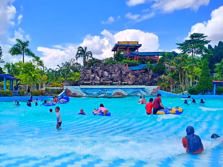 Evolusi Kolam Renang Ombak dari Masa ke Masa