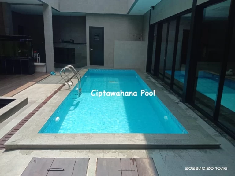 Melakukan Vaccum pada Kolam Renang Supaya Air Kolam Jernih melakukan vaccum pada kolam