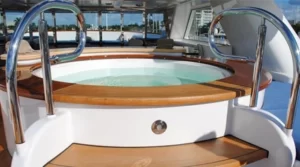 Pengertian dan Manfaat Kolam Renang Jacuzzi.