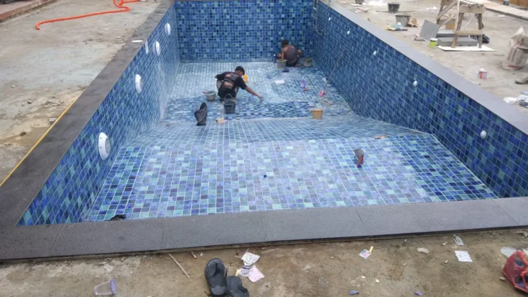 Pentingnya Menggunakan Lampu pada Kolam Renang