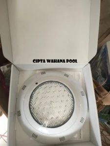 Kelebihan-Menggunakan-Jenis-Lampu-Halogen-pada-Kolam