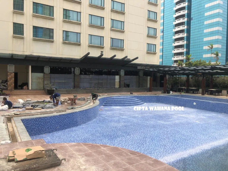Pentingnya Renovasi Kolam Renang Secara Teratur Renovasi-kolam-renang-hotel