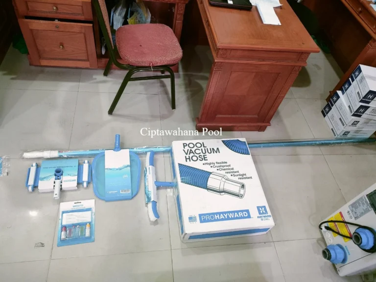 Aksesori Kolam Renang: Apa Saja yang Wajib Anda Punya?