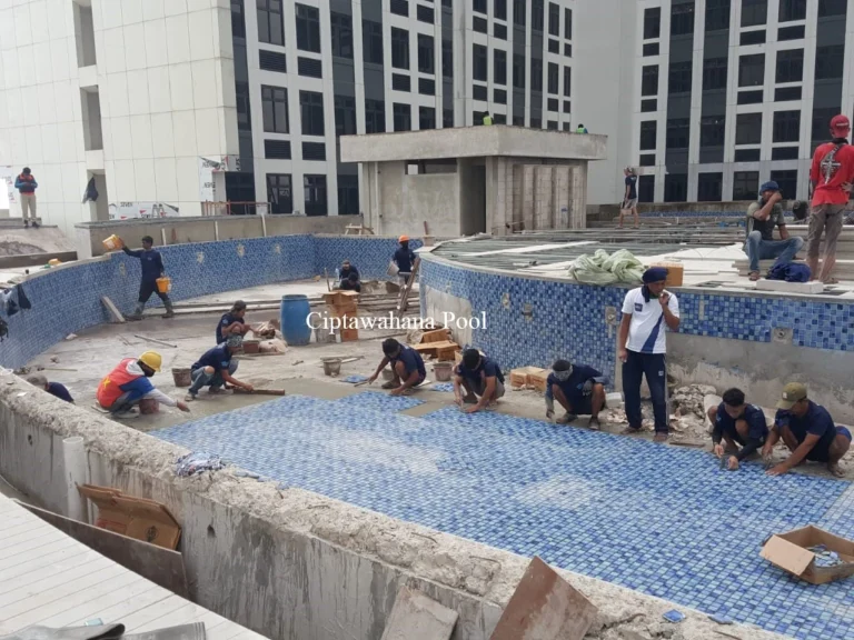 Pesona Visual dan Pemasangan Mozaik Kolam Renang yang Tepat